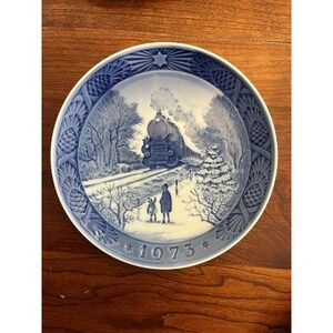 1973 Vintage Royal Copenhagen Christmas 7" Plate, "Going Home for Christmas"